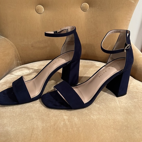 Navy suede heels. - Picture 4 of 4
